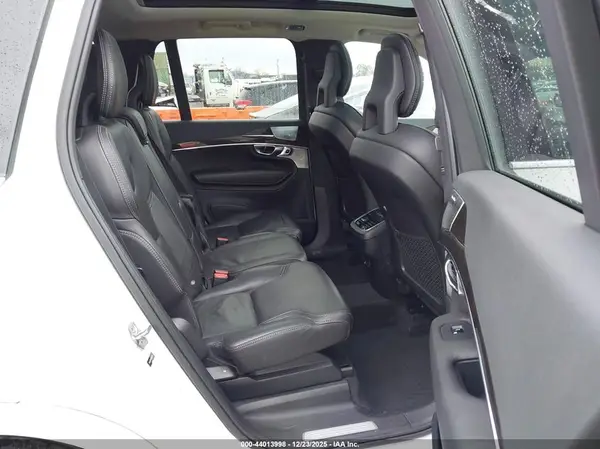 YV4A22PK4H1133719 2017 VOLVO XC90 - Image 8