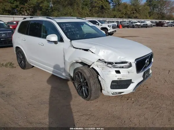 YV4A22PK4H1150777 2017 VOLVO XC90 - Image 1