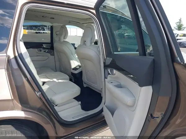 YV4A22PK4H1150990 2017 VOLVO XC90 - Image 8