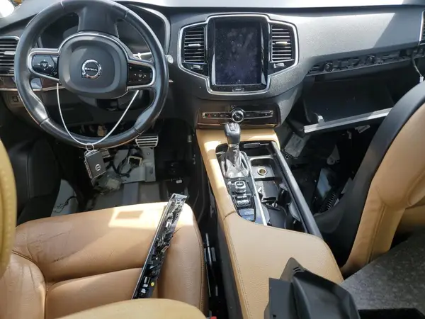 YV4A22PK4H1172150 2017 VOLVO XC90 - Image 8