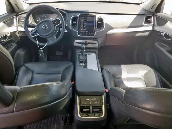 YV4A22PK4H1186050 2017 VOLVO XC90 - Image 8