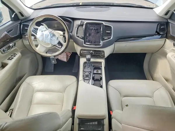 YV4A22PK4J1192663 2018 VOLVO XC90 - Image 8