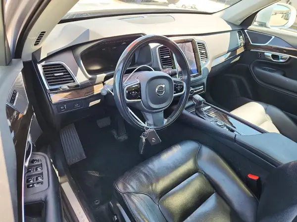 YV4A22PK4J1194932 2018 VOLVO XC90 - Image 8