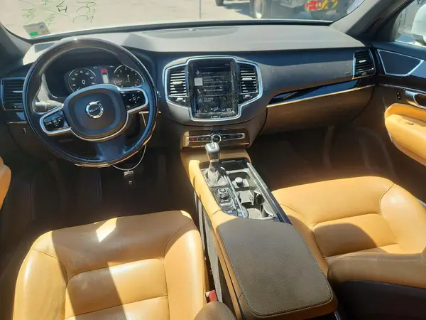 YV4A22PK4J1372452 2018 VOLVO XC90 - Image 8