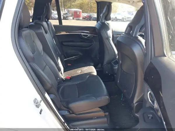 YV4A22PK4J1377876 2018 VOLVO XC90 - Image 8