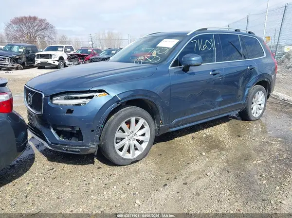 YV4A22PK4J1388232 2018 VOLVO XC90 - Image 2