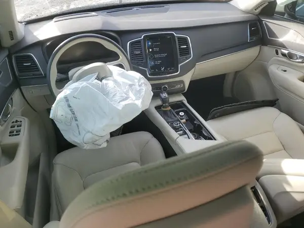 YV4A22PK4L1568104 2020 VOLVO XC90 - Image 8
