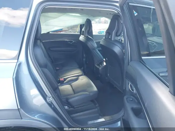 YV4A22PK4L1569317 2020 VOLVO XC90 - Image 8