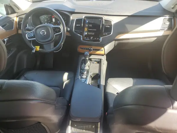 YV4A22PK4M1744666 2021 VOLVO XC90 - Image 8
