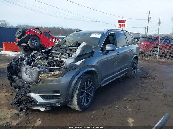 YV4A22PK5G1026421 2016 VOLVO XC90 - Image 2