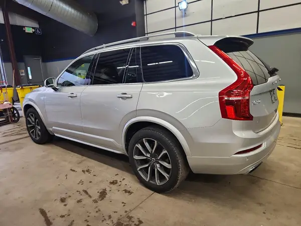 YV4A22PK5G1040979 2016 VOLVO XC90 - Image 2