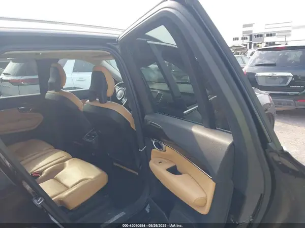 YV4A22PK5G1067650 2016 VOLVO XC90 - Image 8