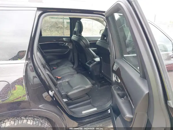 YV4A22PK5G1082200 2016 VOLVO XC90 - Image 8