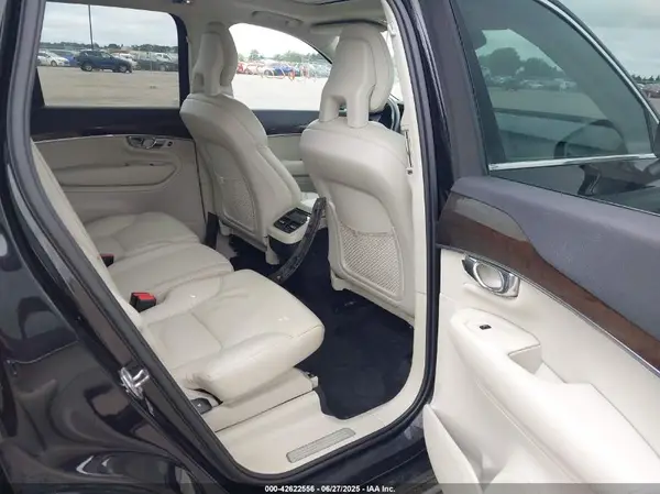 YV4A22PK5H1105847 2017 VOLVO XC90 - Image 8