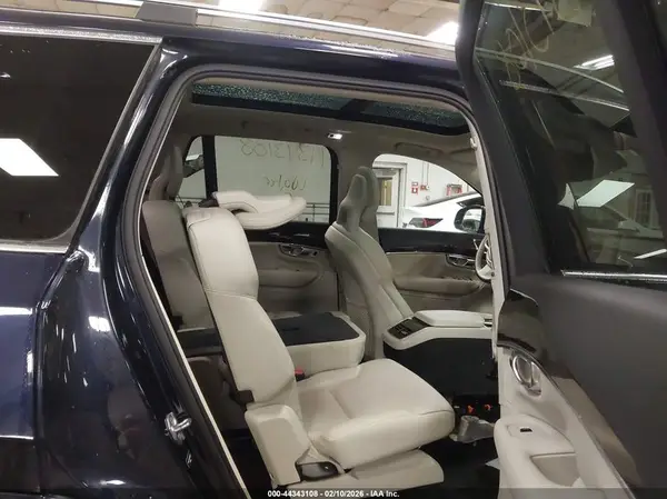 YV4A22PK5H1106433 2017 VOLVO XC90 - Image 8