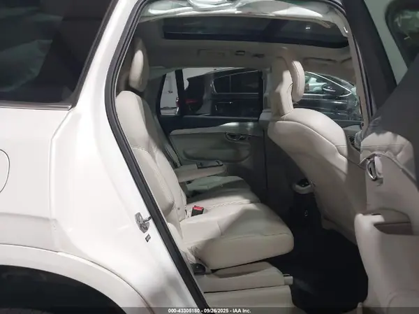 YV4A22PK5H1106836 2017 VOLVO XC90 - Image 8
