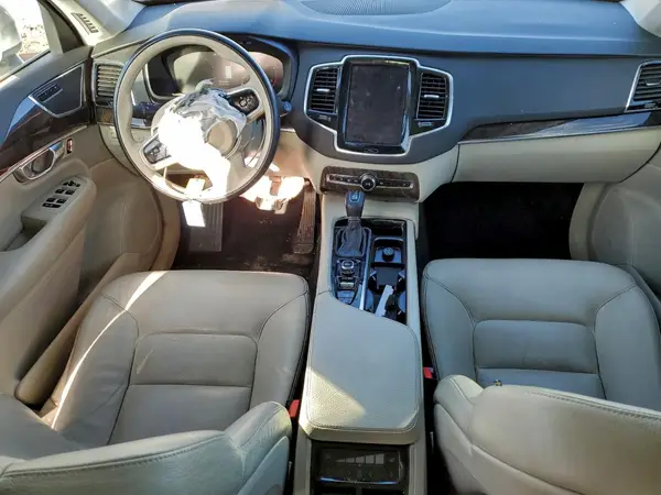 YV4A22PK5H1141876 2017 VOLVO XC90 - Image 8