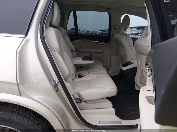 YV4A22PK5H1142834 2017 VOLVO XC90 - Image 8