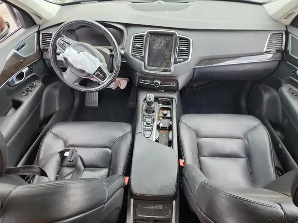 YV4A22PK5H1187319 2017 VOLVO XC90 - Image 8