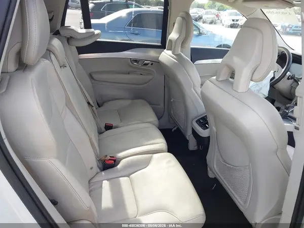 YV4A22PK5J1207879 2018 VOLVO XC90 - Image 8