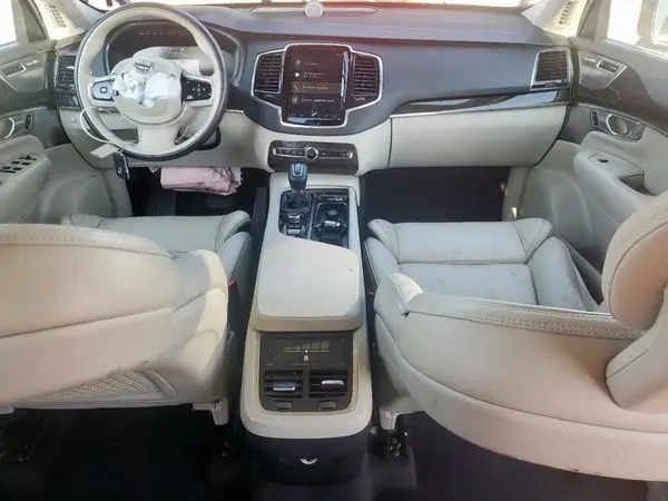 YV4A22PK5J1330016 2018 VOLVO XC90 - Image 8