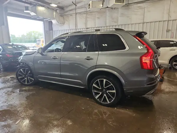 YV4A22PK5J1342165 2018 VOLVO XC90 - Image 2