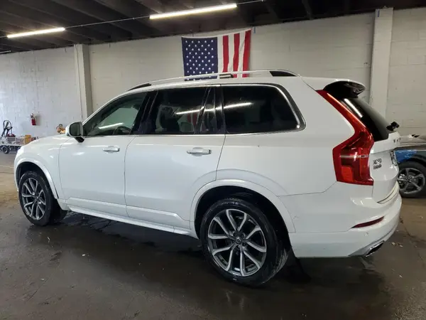 YV4A22PK5J1369740 2018 VOLVO XC90 - Image 2