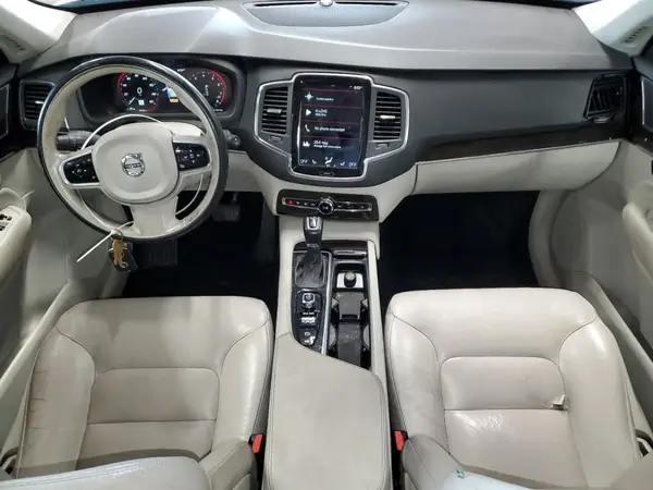 YV4A22PK5J1369740 2018 VOLVO XC90 - Image 8