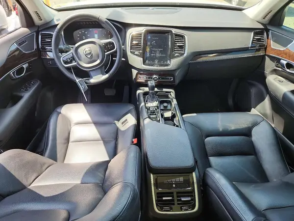 YV4A22PK5J1372900 2018 VOLVO XC90 - Image 8
