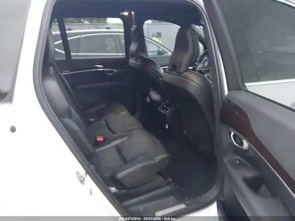 YV4A22PK5K1452490 2019 VOLVO XC90 - Image 8