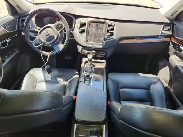 YV4A22PK5K1462730 2019 VOLVO XC90 - Image 8