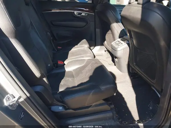 YV4A22PK5K1505575 2019 VOLVO XC90 - Image 8