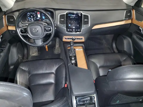 YV4A22PK5M1680587 2021 VOLVO XC90 - Image 8