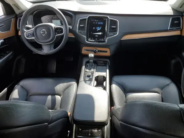 YV4A22PK5N1861416 2022 VOLVO XC90 - Image 8
