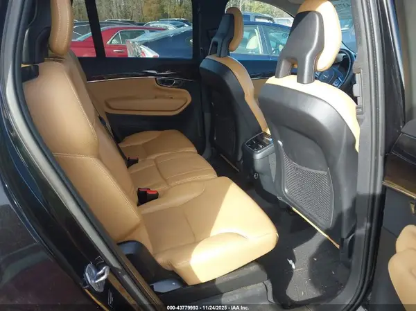 YV4A22PK6G1012513 2016 VOLVO XC90 - Image 8