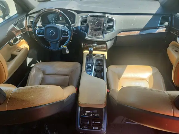 YV4A22PK6G1021812 2016 VOLVO XC90 - Image 8