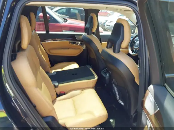 YV4A22PK6G1037167 2016 VOLVO XC90 - Image 8