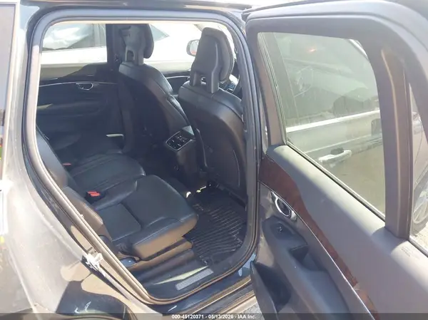YV4A22PK6G1045138 2016 VOLVO XC90 - Image 8