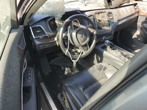 YV4A22PK6G1056320 2016 VOLVO XC90 - Image 8