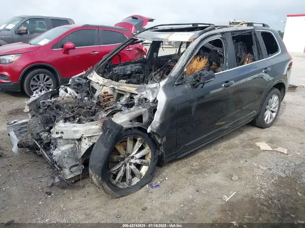 YV4A22PK6G1064725 2016 VOLVO XC90 - Image 2