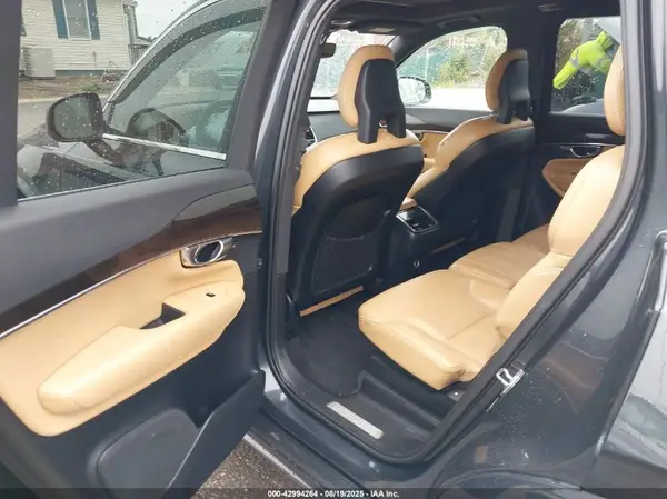 YV4A22PK6H1137058 2017 VOLVO XC90 - Image 8