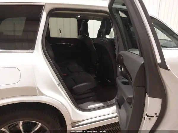 YV4A22PK6H1137173 2017 VOLVO XC90 - Image 8
