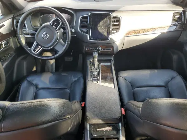 YV4A22PK6H1142972 2017 VOLVO XC90 - Image 8