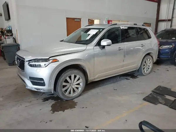 YV4A22PK6H1151638 2017 VOLVO XC90 - Image 2