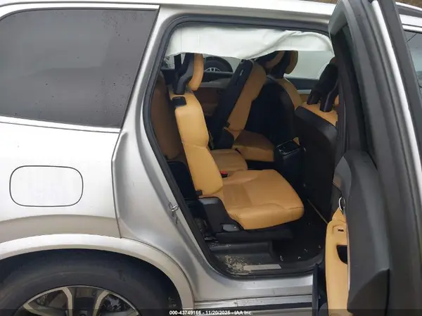 YV4A22PK6H1153695 2017 VOLVO XC90 - Image 8