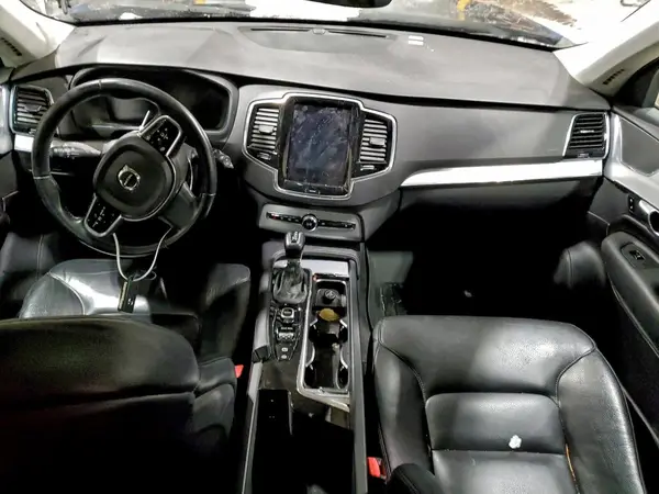 YV4A22PK6H1171923 2017 VOLVO XC90 - Image 8