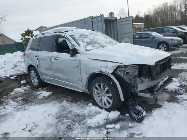 YV4A22PK6J1202979 2018 VOLVO XC90 - Image 1