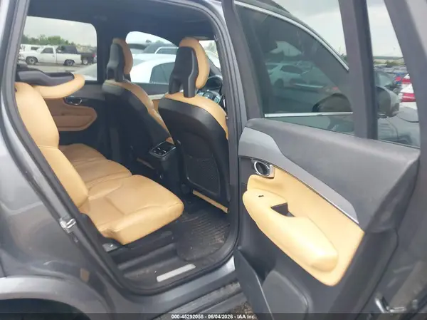 YV4A22PK6J1204229 2018 VOLVO XC90 - Image 8