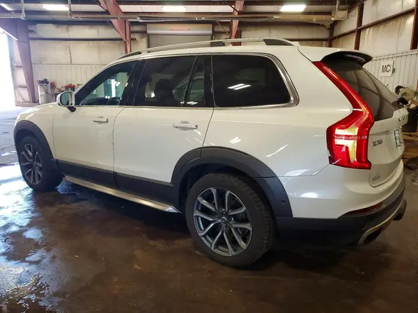 YV4A22PK6J1211178 2018 VOLVO XC90 - Image 2