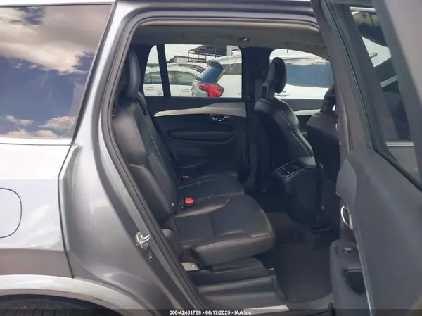 YV4A22PK6J1212864 2018 VOLVO XC90 - Image 8